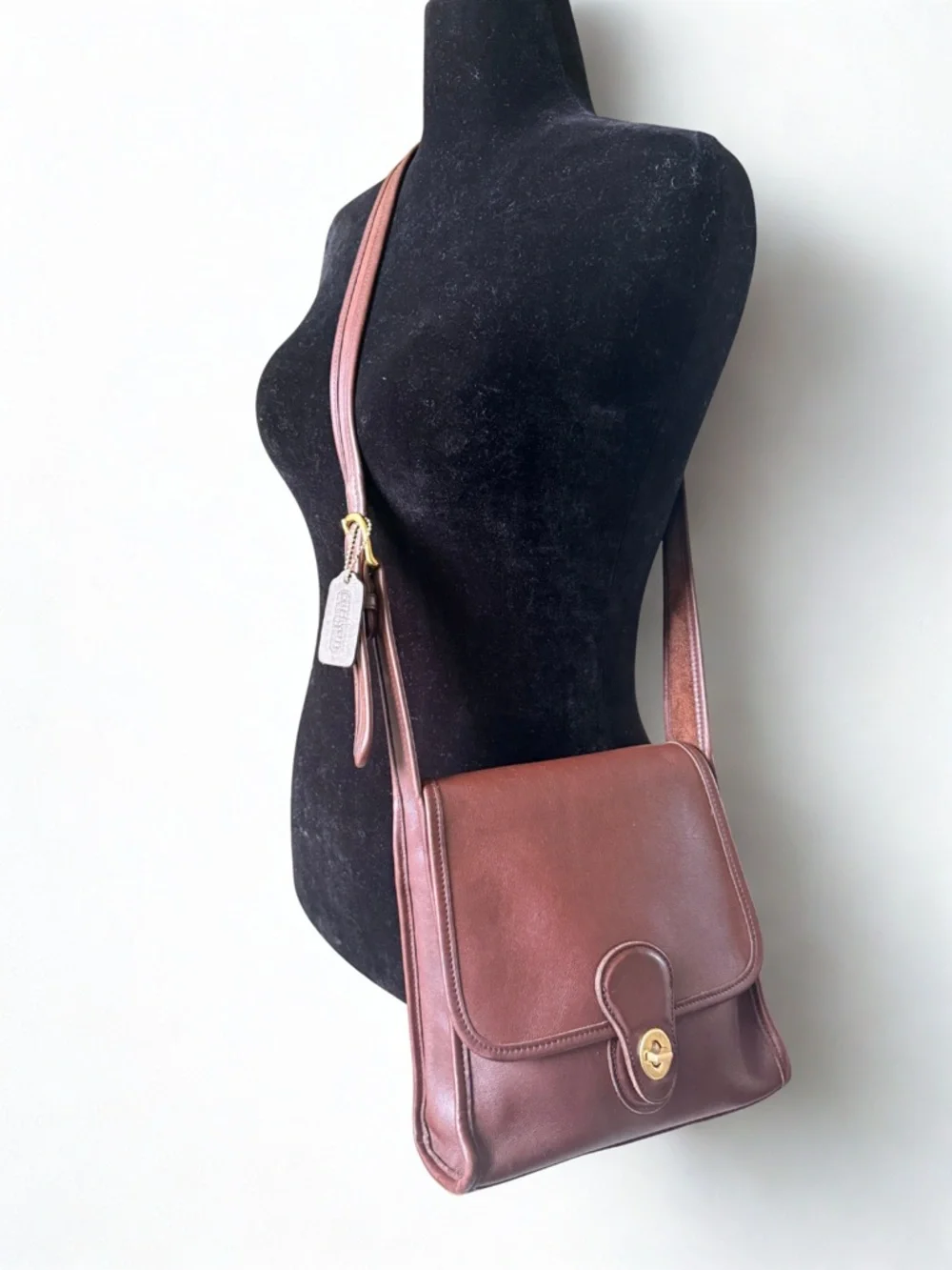 VINTAGE COACH Shelburne Flap 9038 Mahogany Leather Crossbody + Dust Bag - MINT - Picture 7 of 10